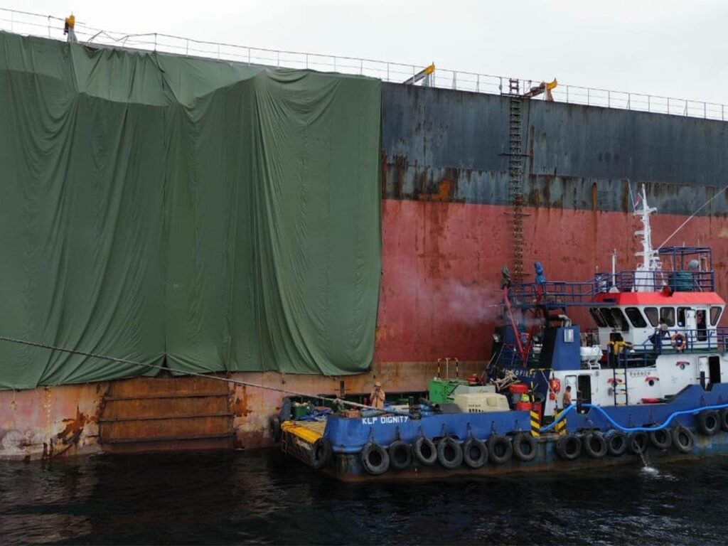 BUOY MAINTENANCE PAU & DSLNG (12)
