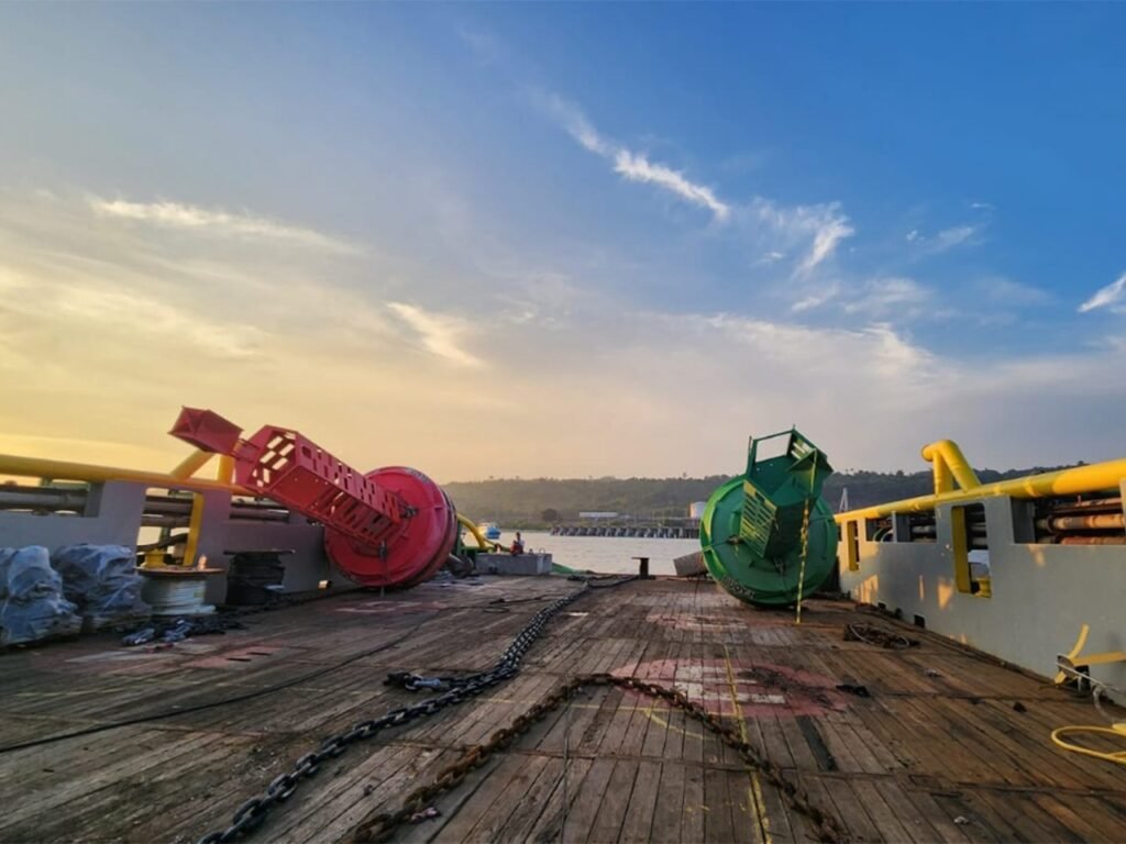 BUOY MAINTENANCE DSLNG