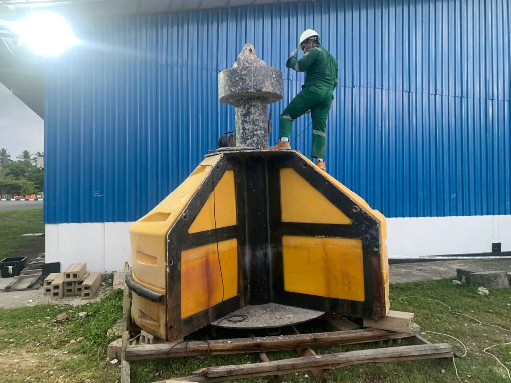 BUOY MAINTENANCE PAU